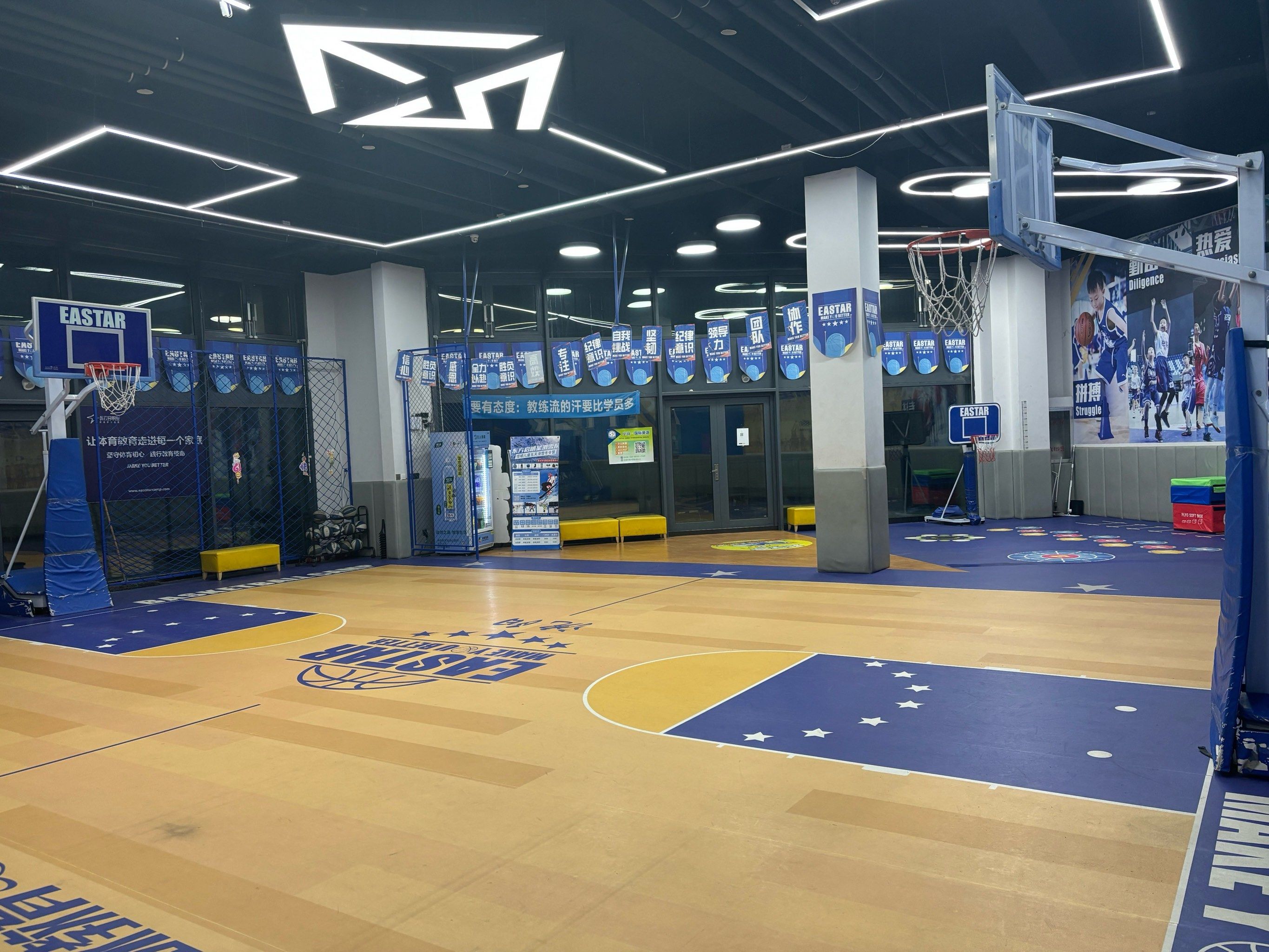 国际比赛日体能课后，多特蒙德临场应变备战社区盾，管理层满意，更衣室氛围转暖