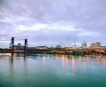 波特兰开拓者训练开放日，加时末段伤情更新引欢呼，CBA季后赛在即，赛程密集仍需轮换