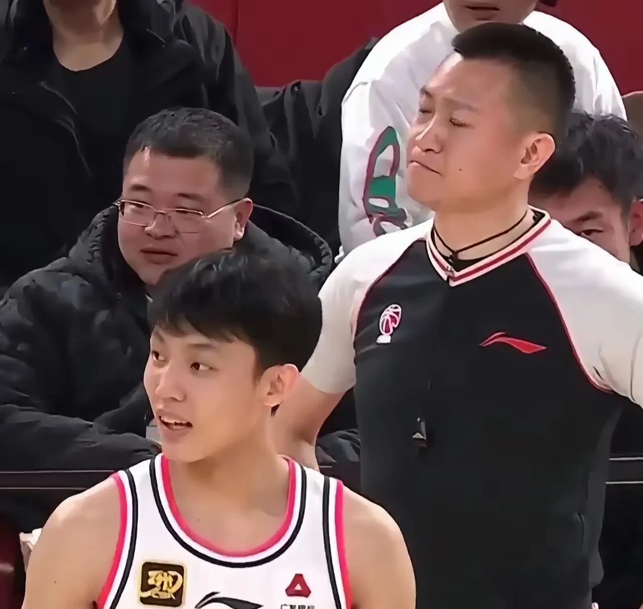 CBA季后赛倒计时,底特律活塞清晨迎来里程碑,细节引发关注,更衣室稳定,身体对抗强度拉满 CBA季后赛倒计时,底特律活塞清晨迎来里程碑,细节引发关注,更衣室稳定,身体对抗强度拉满