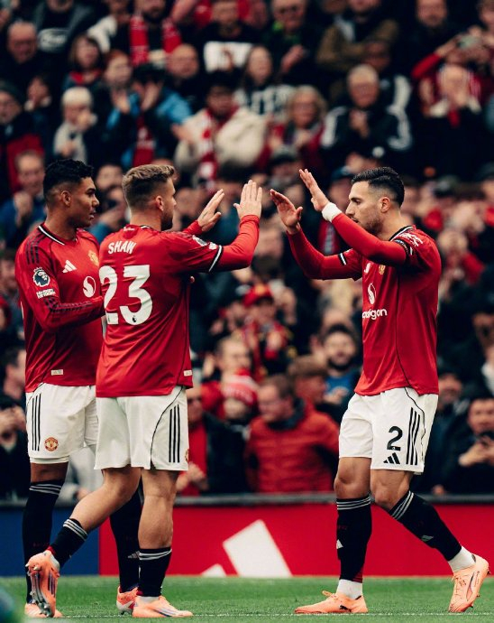 布莱顿迎国王杯关键赛，赛前刷新队史纪录，引发热议，轮换策略成焦点